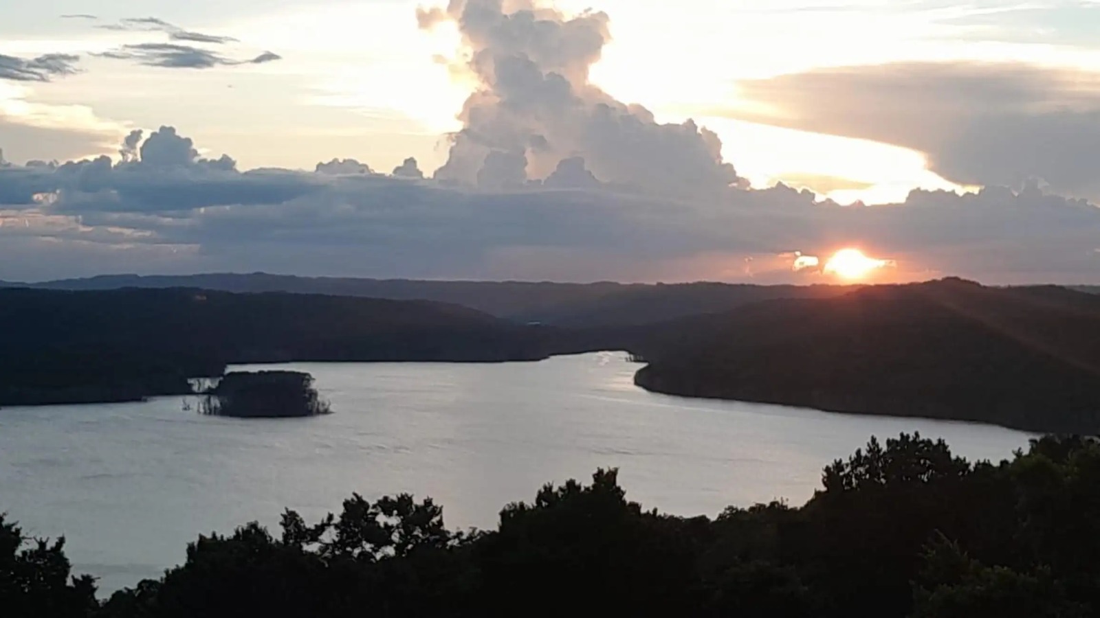 Atardecer Místico en Yaxhá: Magia entre Dos Lagunas — foto 4