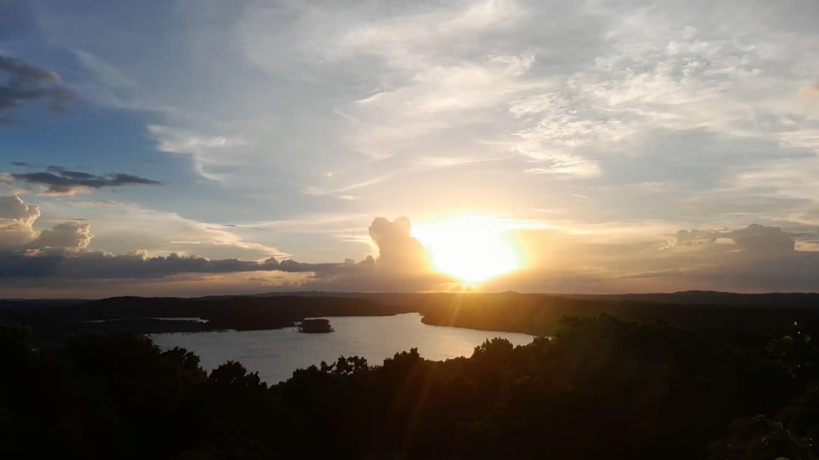 Atardecer Místico en Yaxhá: Magia entre Dos Lagunas — foto 5