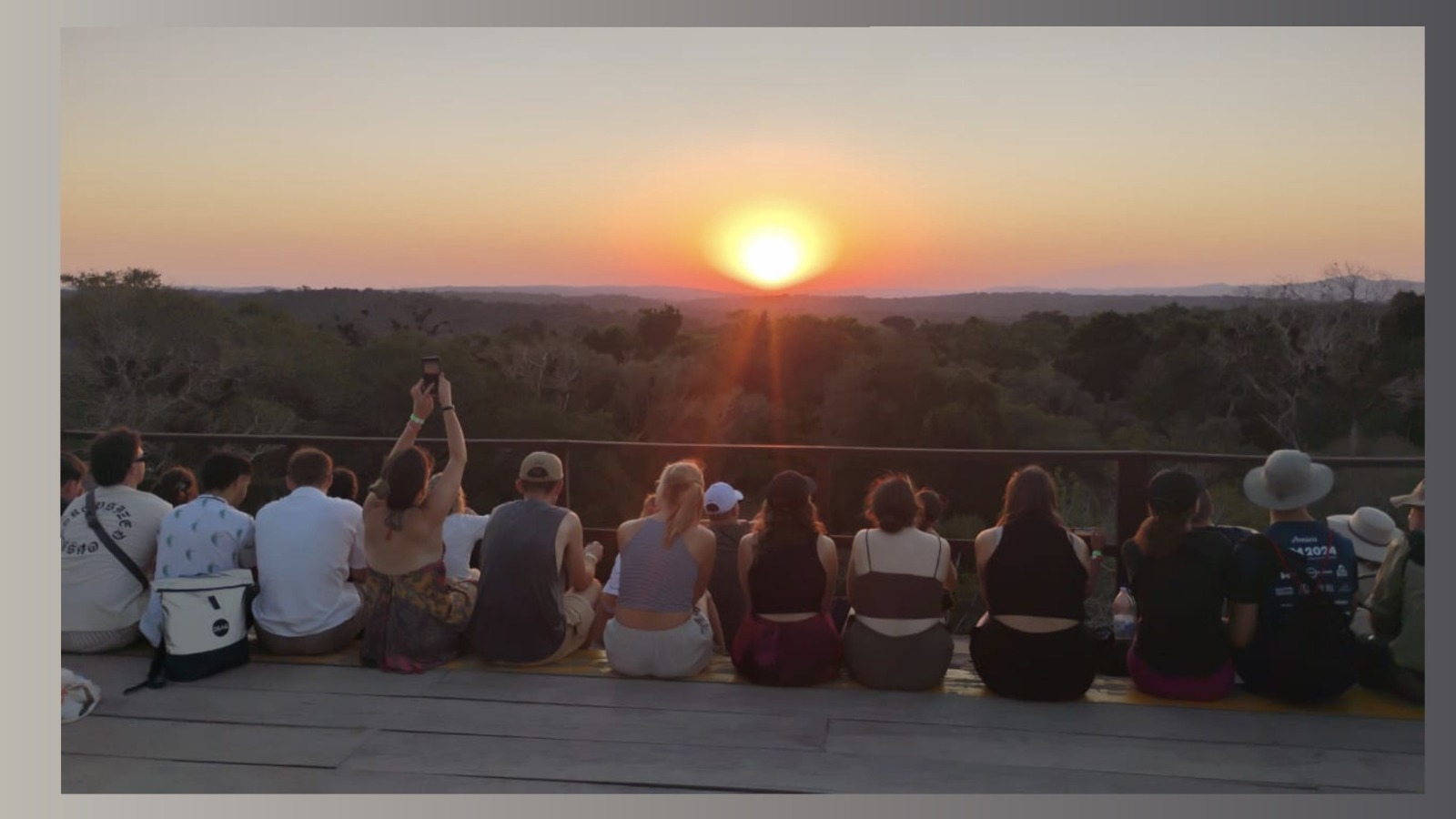 Desde Flores Tour al Atardecer en Tikal (Entradas incluidas)